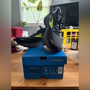 listing-status-banner